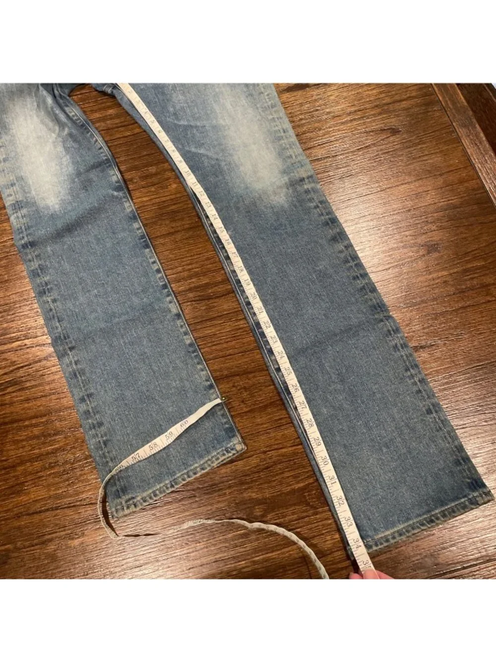 AG Matchbox Slim Straight Jean 32x34 Light Wash Dirty Distressed Grunge Sample